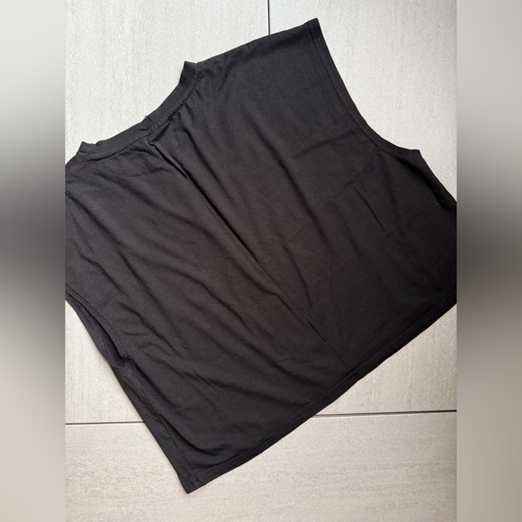 MONAT work out tank - Picture 4 of 9